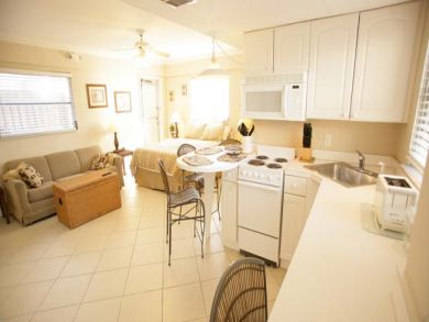 Value Priced Rental Studio At The Beach